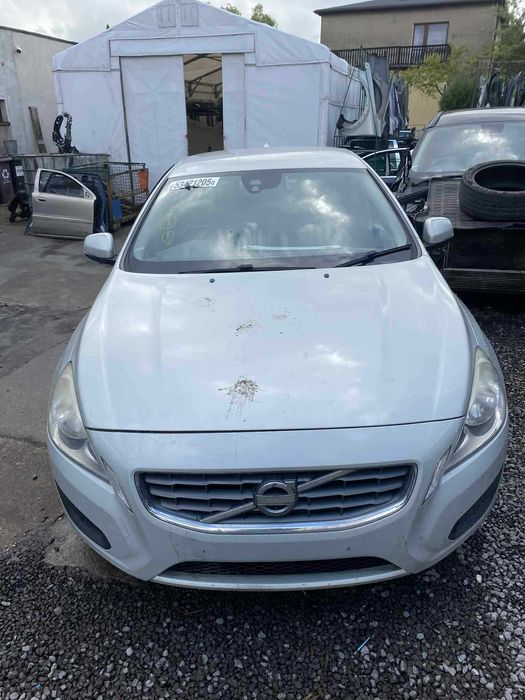 volvo S60 II D4 164km manual 2012r. 481-16 NA CZĘŚCI