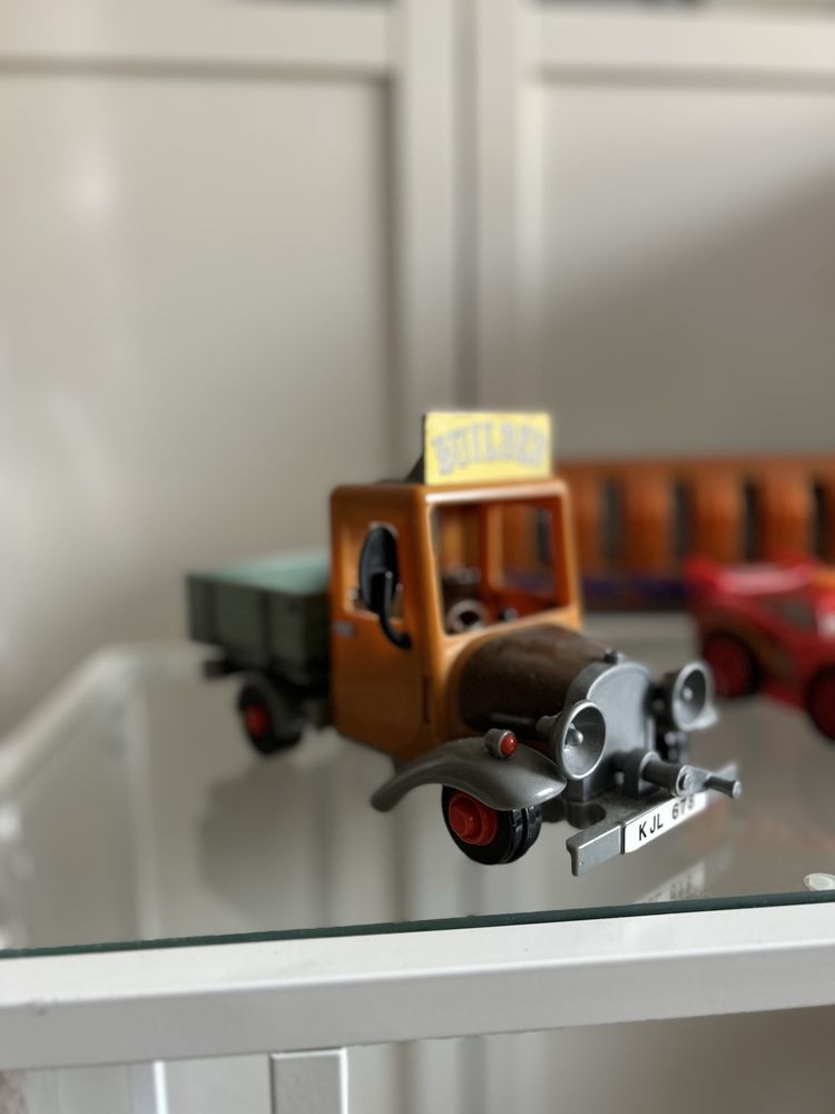 Mega paka Zestaw autek zygzak mcQueen złomek hot wheels ciężarówka