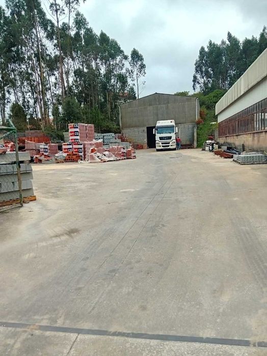 Armazém em São Mamede