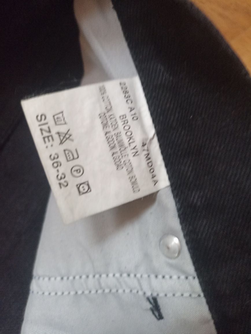 Spodnie jeans Lee Brooklyn czarne
