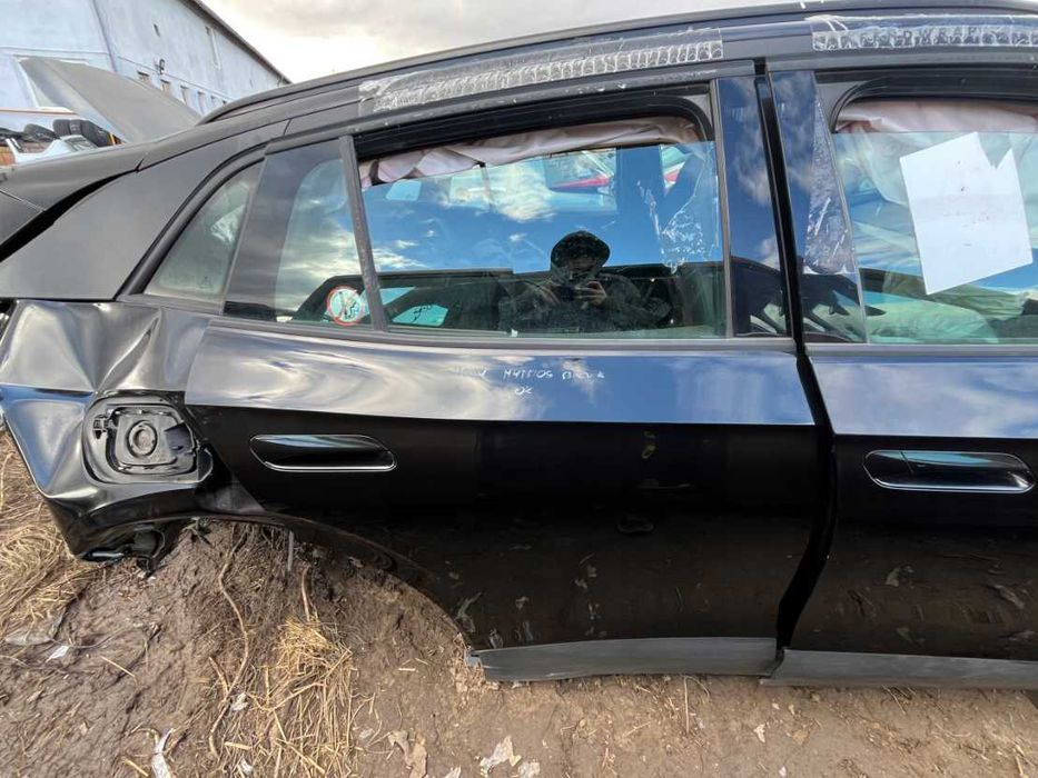 Двері передні задні ліві праві дверь Volkswagen ID4 Разборка 11A833312