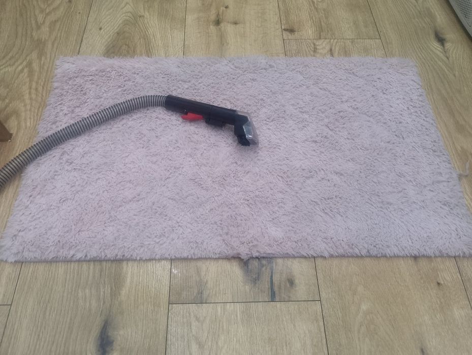 Pranie tapicerki, foteli, dywanów, wersalek, puf itp.