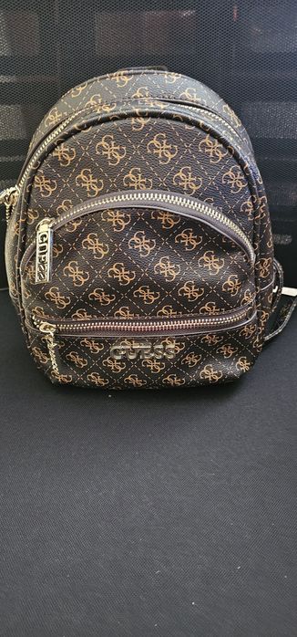 Mochila da marca Guess. Nova
