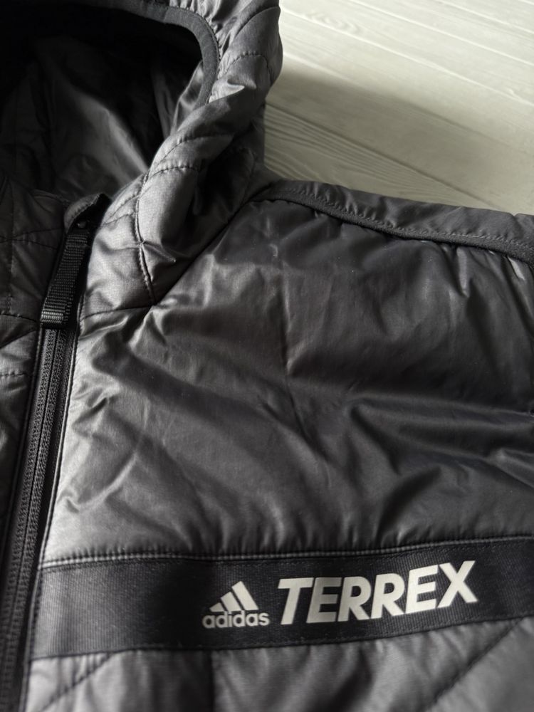Спортивна безрукавка adidas TERREX ( розмір с )