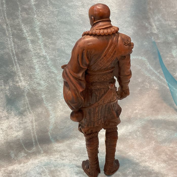 Éscultura de figura madeira exótica