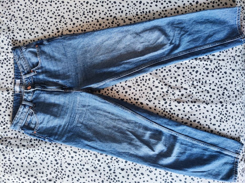 Bershka | Niebieskie dżinsowe spodnie mom fit wysoki stan 38