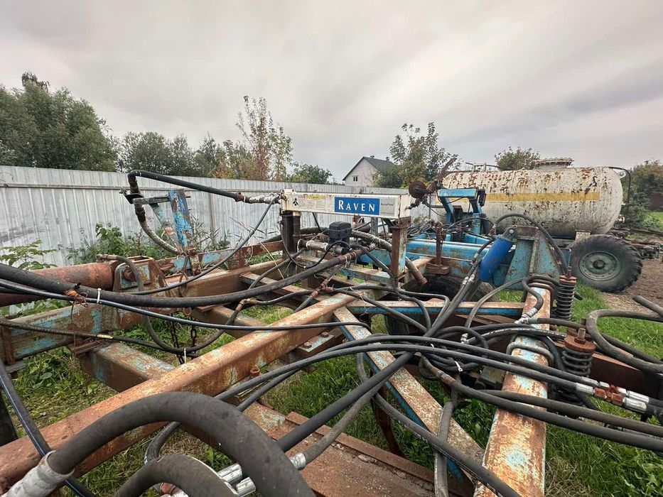 Агрегат для внесення безводного аміаку з системою дозування RAVEN