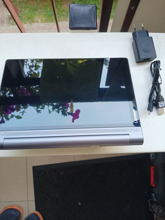 Tablet LENOVO YT3-X90L z projektorem