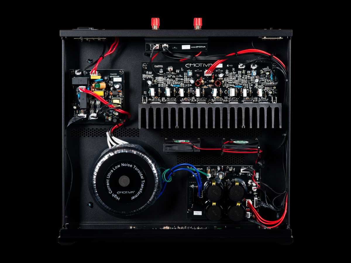 Stereofoniczna końcówka mocy EMOTIVA BasX A2, 2x250W/4ohm, od ręki