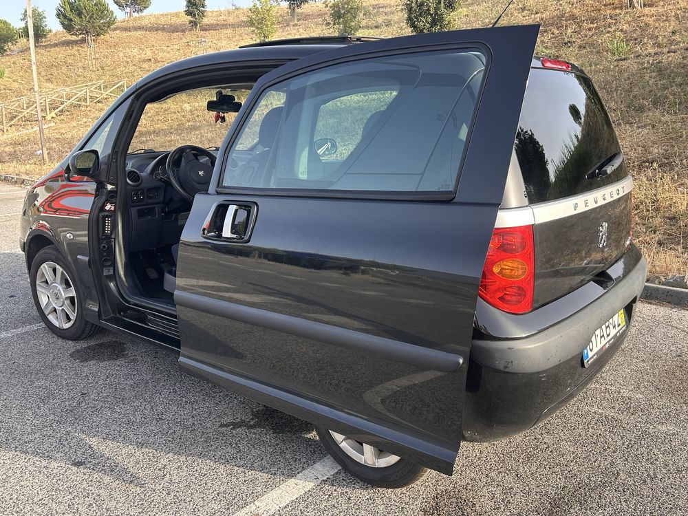 Peugeot 1007 preto 1.4 HDI tecto de abrir electrico panoramico