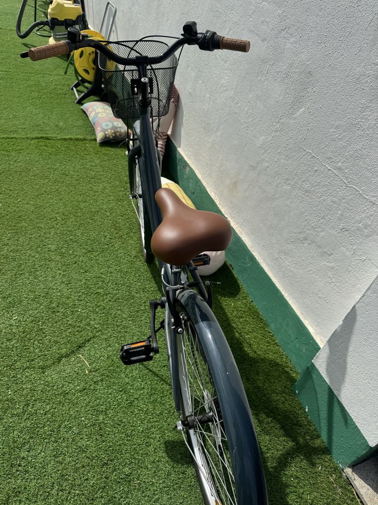 Vendo bicicleta de passeio com cesta