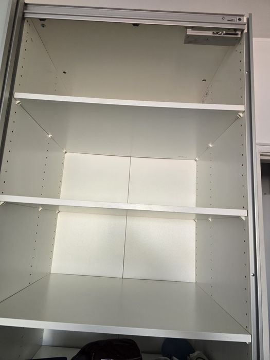 Prateleiras IKEA KOMPLEMENT para PAX – como novas