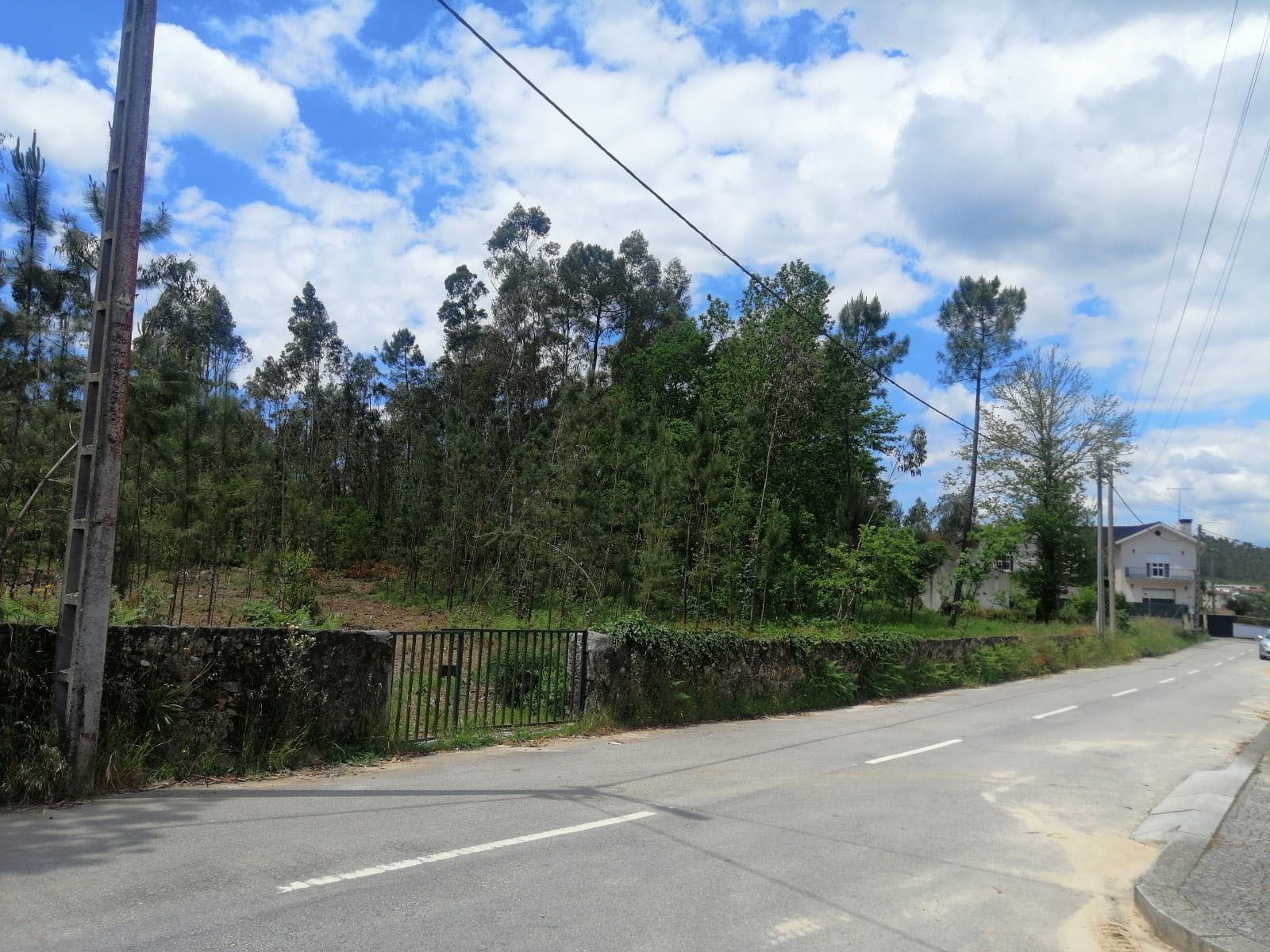 Terreno urbano em Louredo