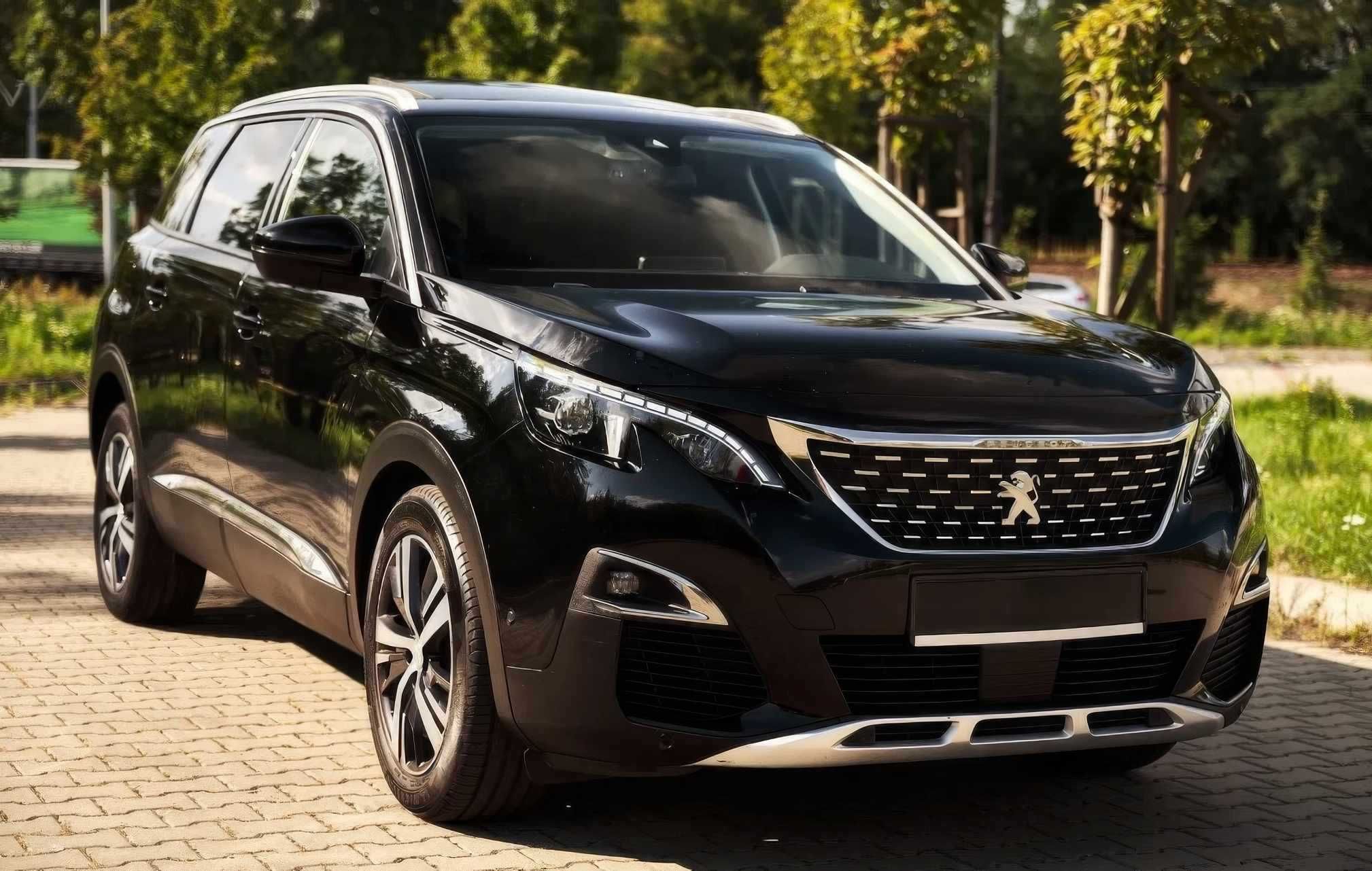 Peugeot     5008