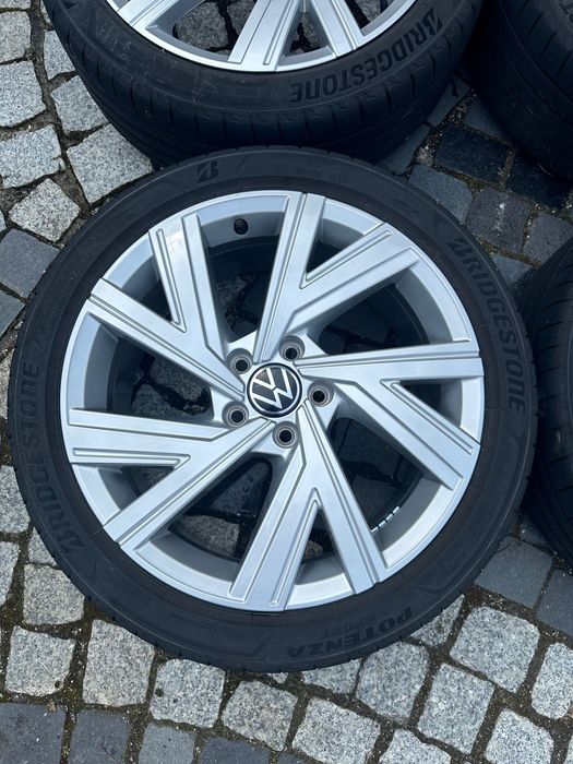 Koła Alufelgi VOLKSWAGEN 18 Golf 8 Touran Passat 215/45R18 5x112 ET51