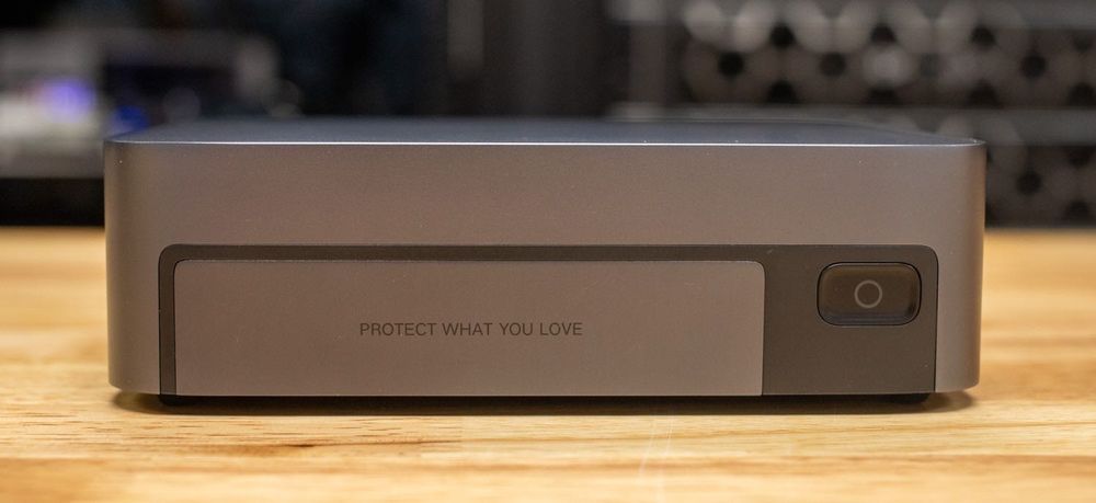 NAS Ugreen DXP480TPlus +4 SSD 2TB Samsung Pro (Total 8 TB)