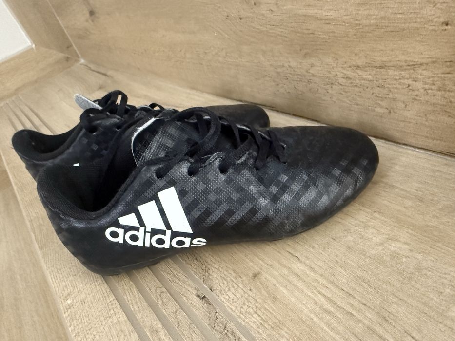 Korki adidas 32 do piłki