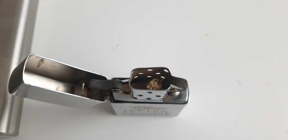 Starocie z Gdyni - Sport - LECHIA GDAŃSK zapalniczka i piersiówka