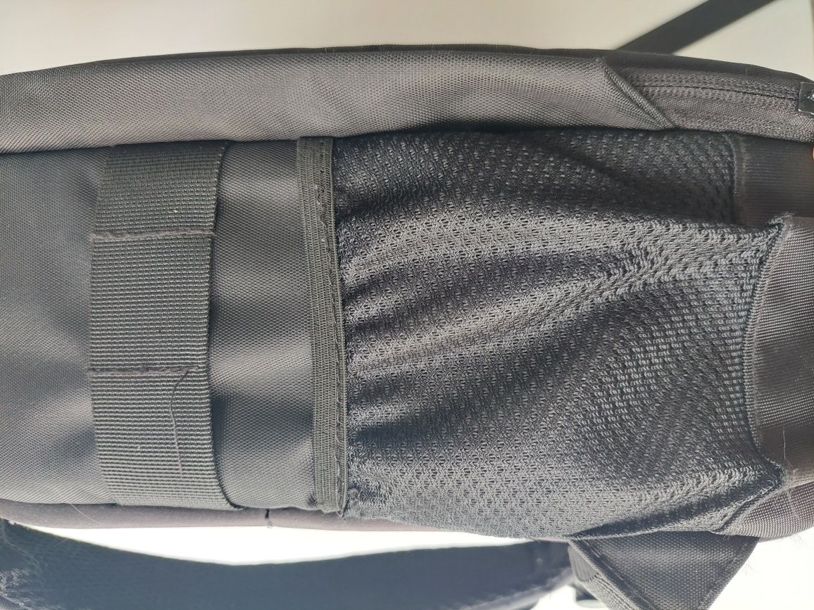 Plecak fotograficzny 32x25 cm czarny, przegródki, pojemny
