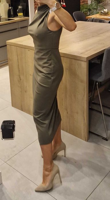 Sukienka Midi kolor khaki rozmiar 36/38 Asos
