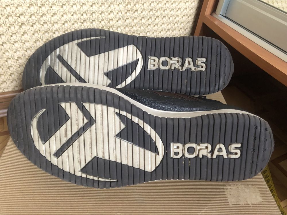 Кроссовки фирмы Boras 46 размер