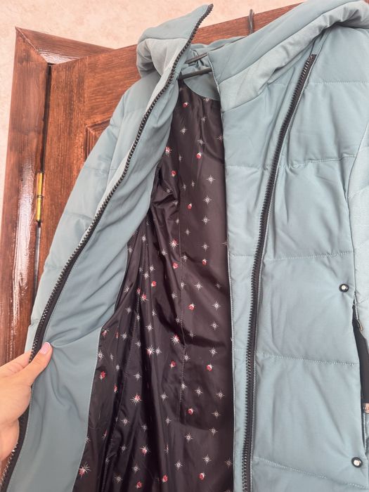 Куртка- пуховик очень теплая