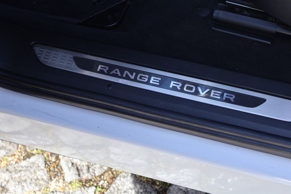 Range Rover Evoque 2.0 D150 AWD R Dynamic First Edition