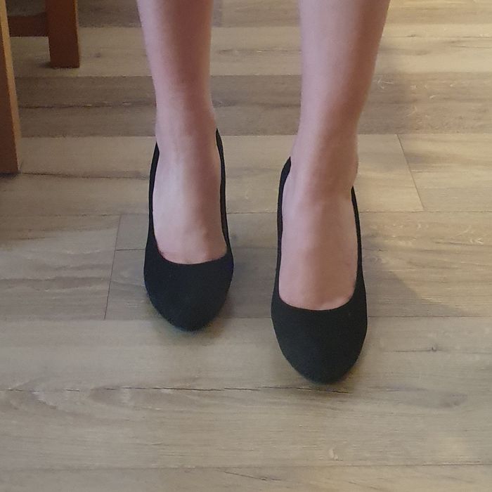 Sapatos salto camurça