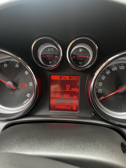 Продам авто Opel astra j 2015