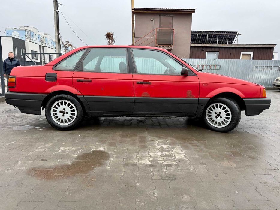Volkswagen Passat 1989 рік! 1.6 бенз/механіка Документи порядок! Київ!