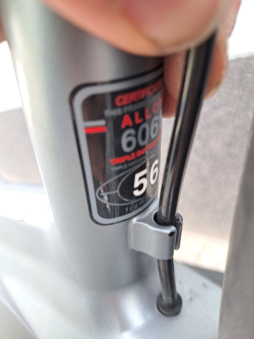Rower elektryczny KOGA E NOVA Bosch Active Line Nexus 8 Gazelle L 56