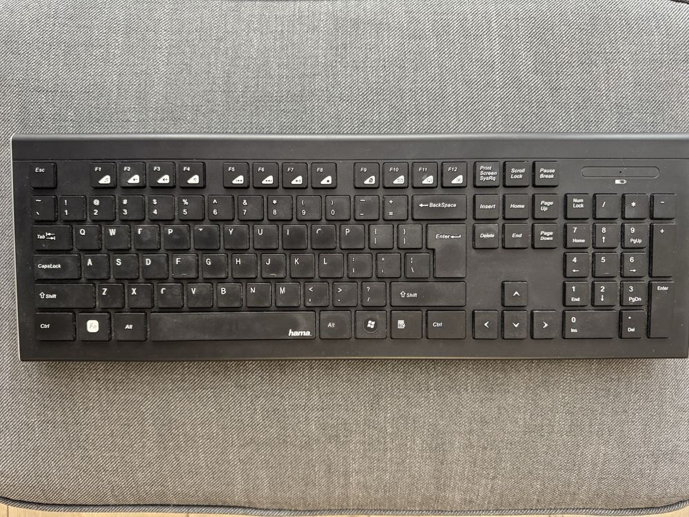 Bezprzewodowa klawiatura i mysz HAMA Cortino 182664