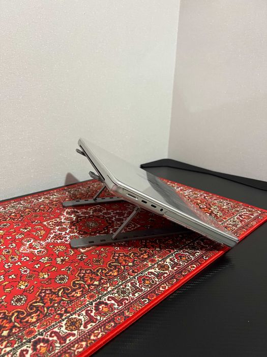 Металева підставка для ноутбука або планшету