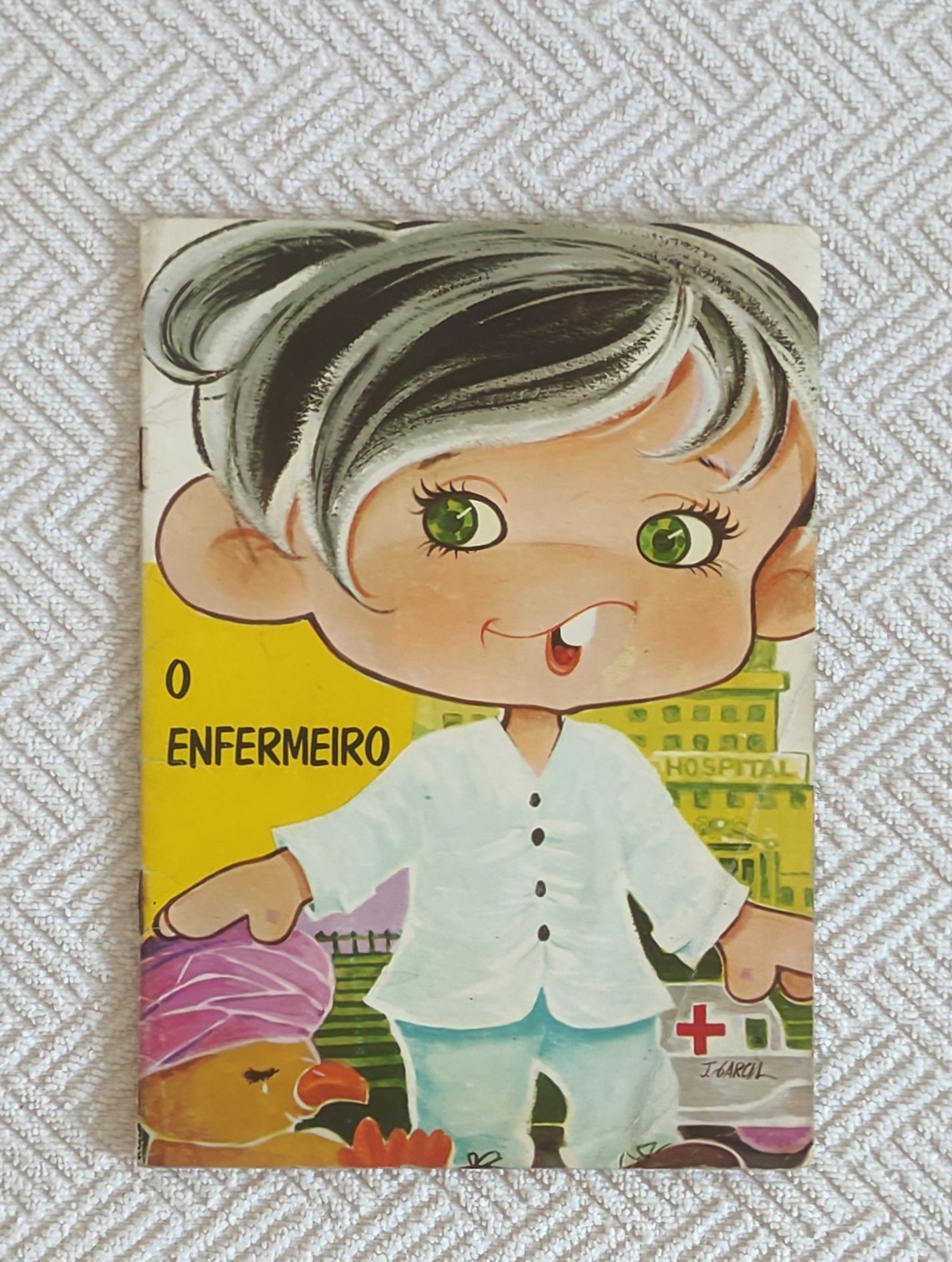 Diversos livros de contos populares