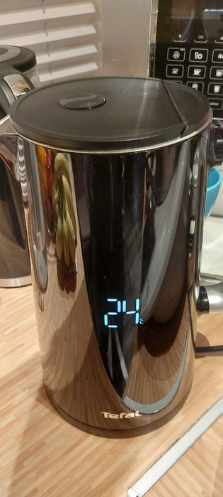 Czajnik elektryczny Tefal - uszkoczony- pęknięte zawiasy od wieka