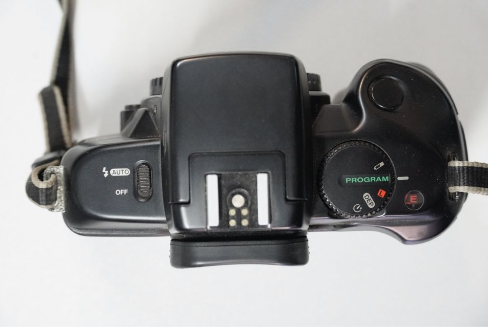 Aparat analogowy Canon EOS 750 na kliszę body lustrzanka analogowa
