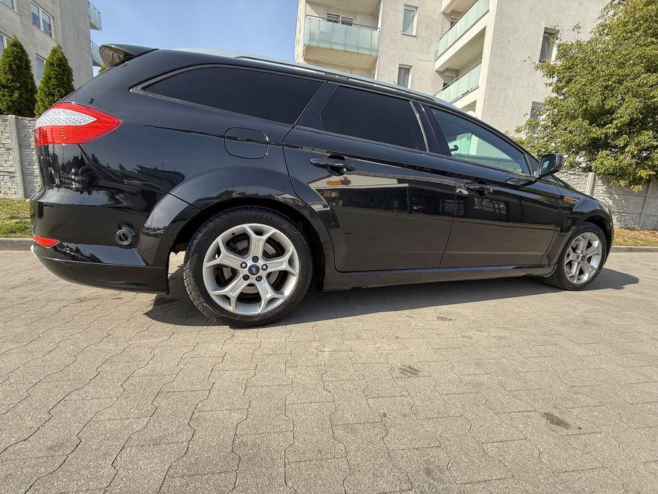 Ford Mondeo bez wkładu, gaz 11 L, Android/Apple carplay, kamera cofania, opony L/Z