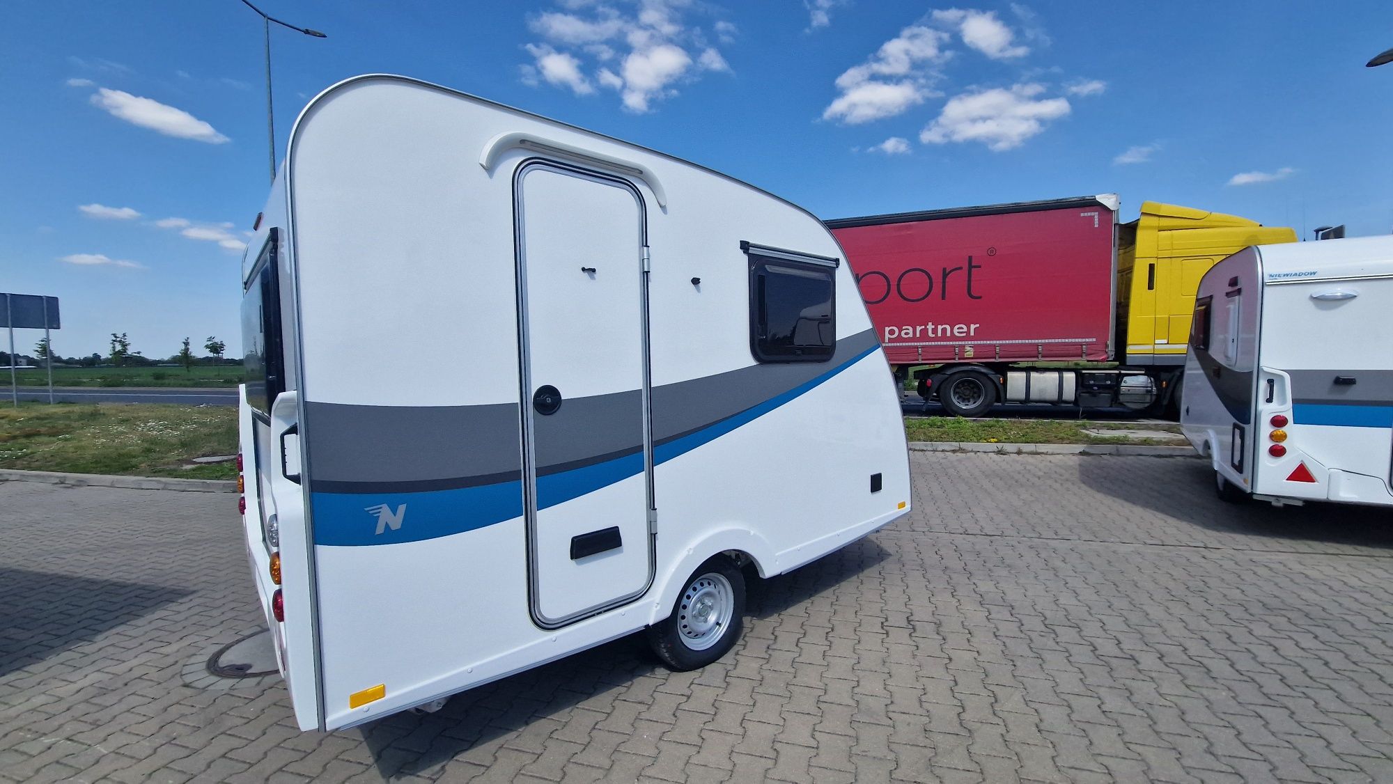 N-SPORT Niewiadów Kempingowa dla 3 osób DMC 750kg.
