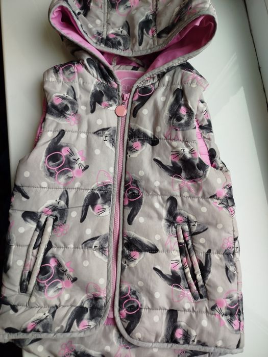 Безрукавка для дівчинки 98 р