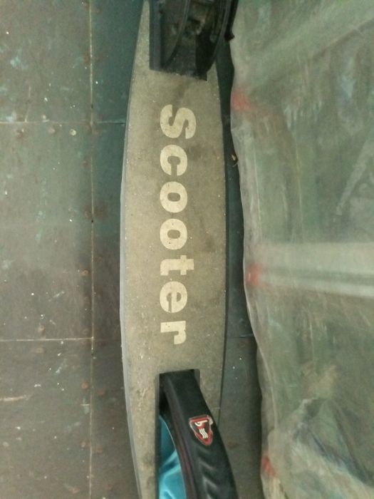 Самокат для дитини чи підлітка