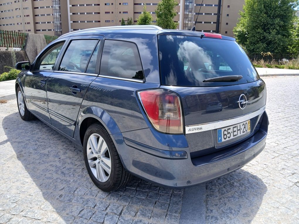 Opel Astra  CDTI 2007
 cx. 6 velocidades 
Original em excelente estado