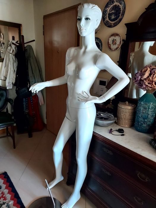 Manequin novíssimo