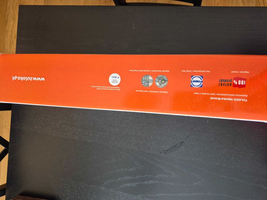 Ochronna mata pod fotelik Tuloko - Czarna nowa