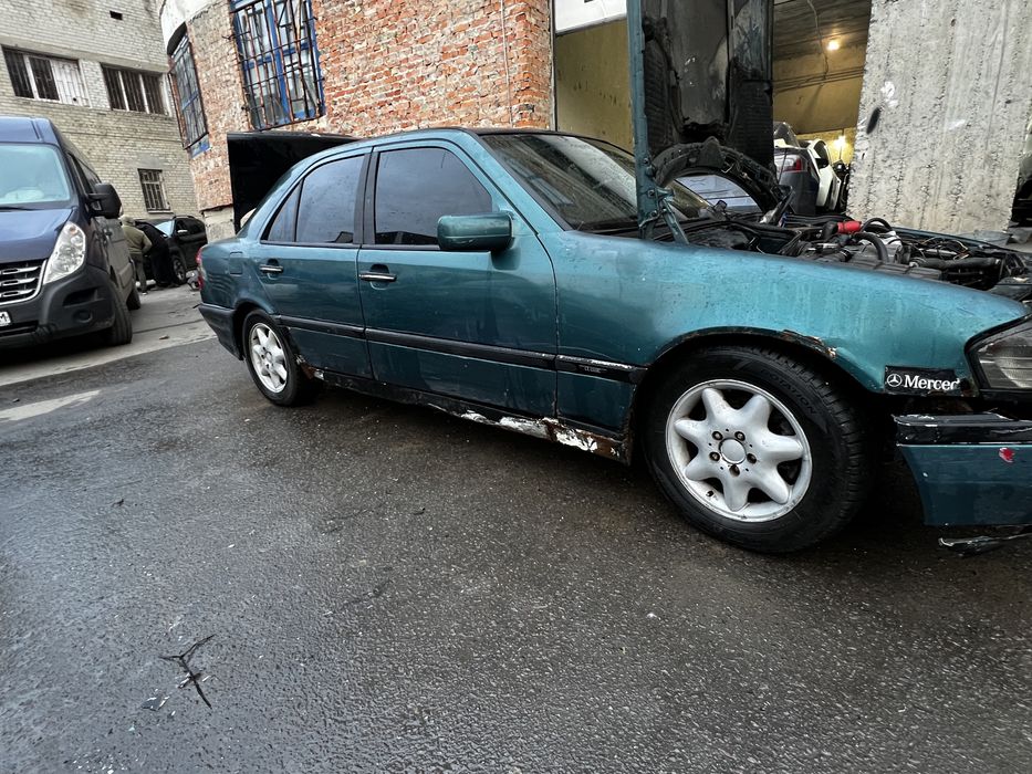 Mercedes-Benz C-Class с 180