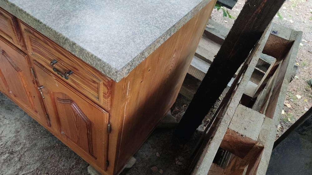 Drewniana komoda