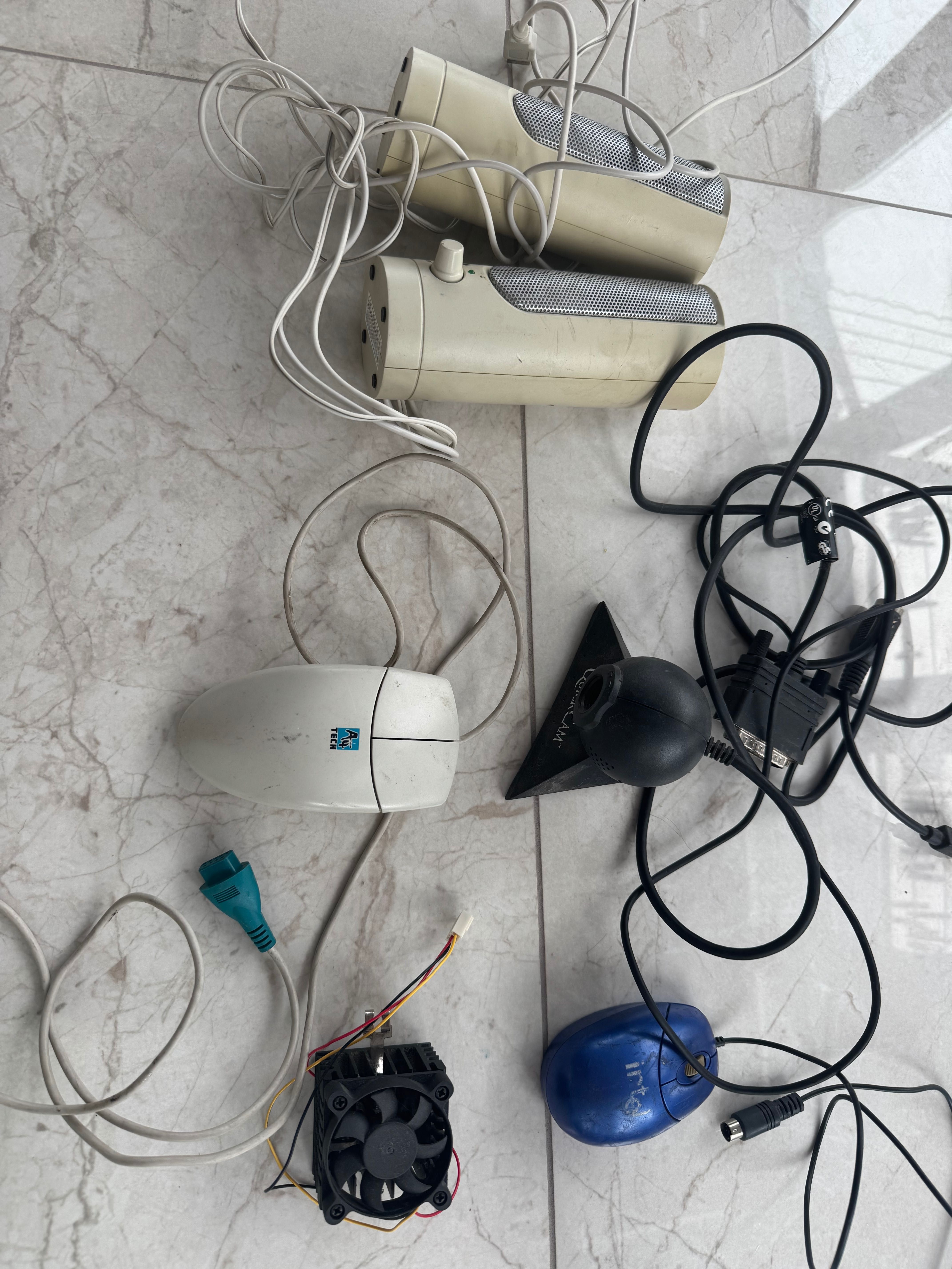 Старые HDD, modem, CD-Rom, mouse, webcam LTP, video card и др.