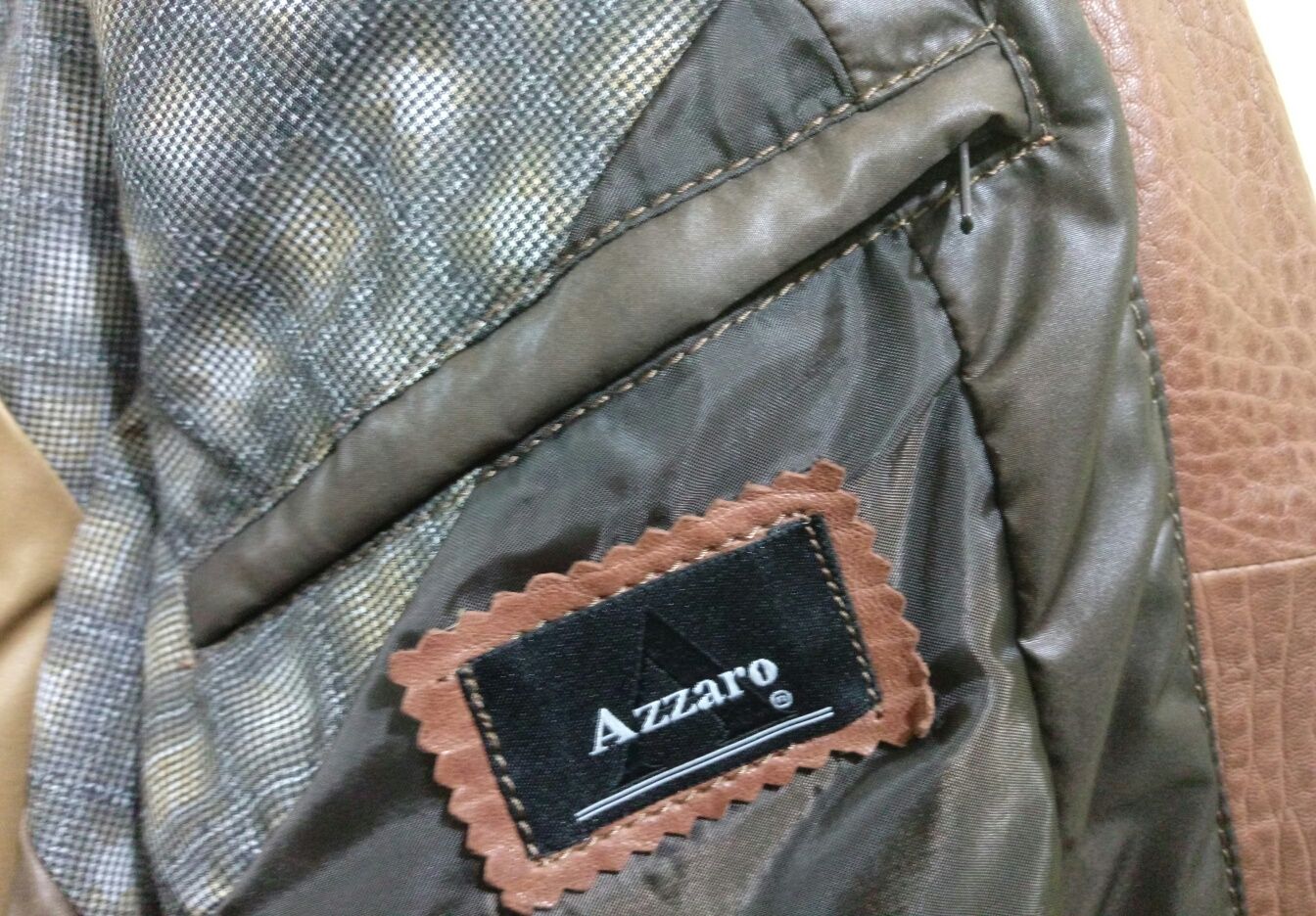 Оригінальна чоловіча шкіряна куртка бомбер бренду Azzaro Франція