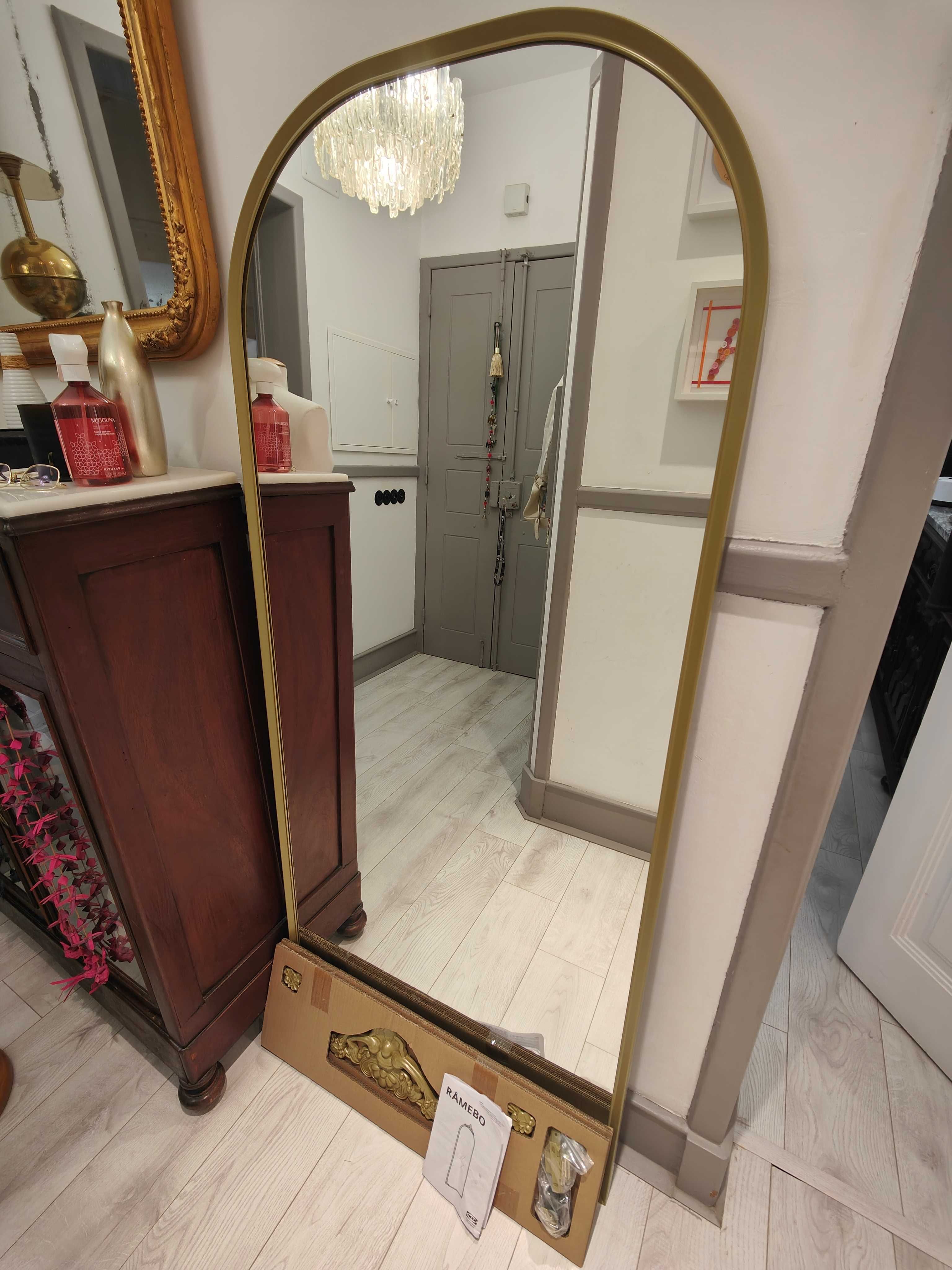 Espelho de corpo inteiro dourado IKEA (Ramebo)