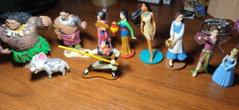 Бель,Русалочка,Аврора, Попелюшка,Віні Пух,Дісней)