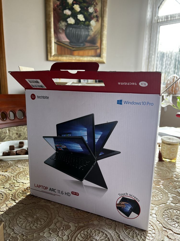 NOWY laptop 2 w 1 ARC 11.6 HD marki techbite